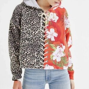 URBAN OUTFITTERS Tegan Half Leopard Vibrant Red Orange Floral Tie Front Hoodie S